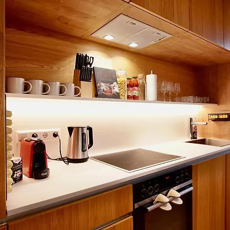 2,5 Zi Design Near Porsche Museum With Beamer, Netflix, Ps5 Apartment *