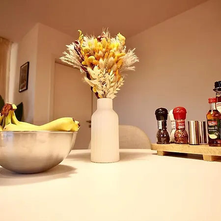 2,5 Zi Design Near Porsche Museum With Beamer, Netflix, Ps5 * Stuttgart