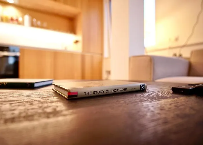 Apartment 2,5 Zi Design Near Porsche Museum With Beamer, Netflix, Ps5 Stuttgart