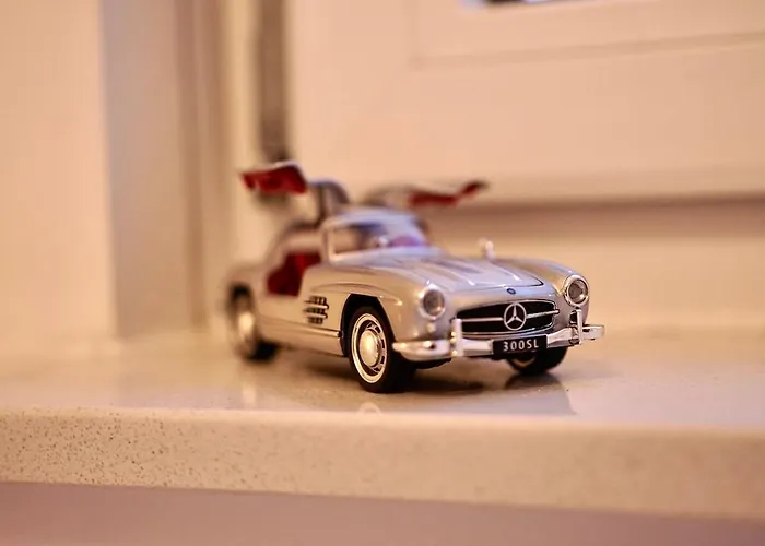 Apartment 2,5 Zi Design Near Porsche Museum With Beamer, Netflix, Ps5 *