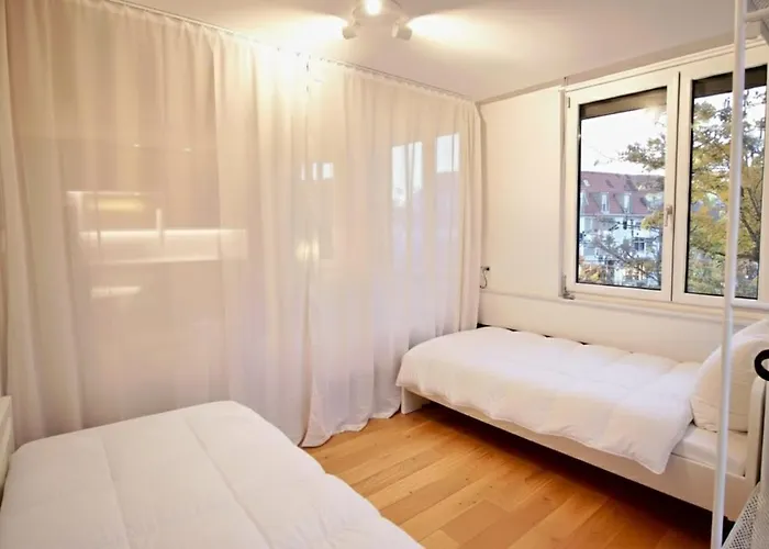 Apartment 2,5 Zi Design Near Porsche Museum With Beamer, Netflix, Ps5