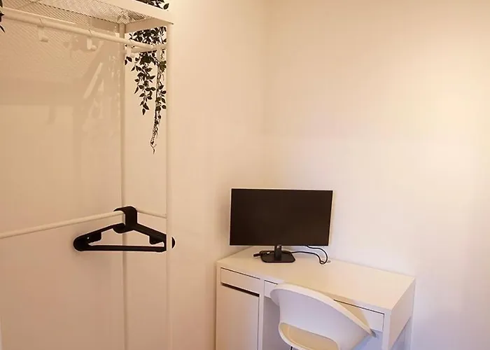 2,5 Zi Design Near Porsche Museum With Beamer, Netflix, Ps5 Apartment *